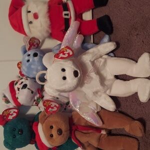 Set Of 6 Holiday Beanies